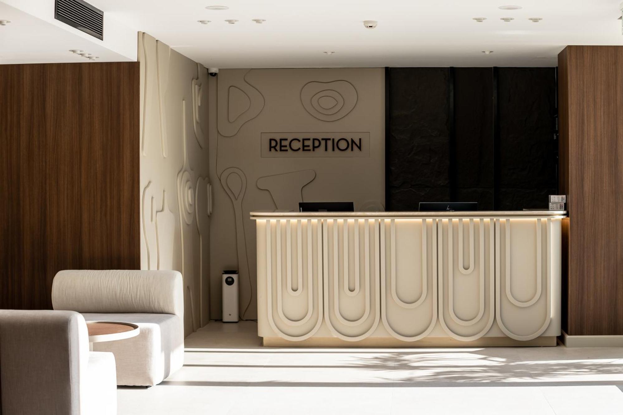 Bolt Boutique Hotel Лежа Экстерьер фото