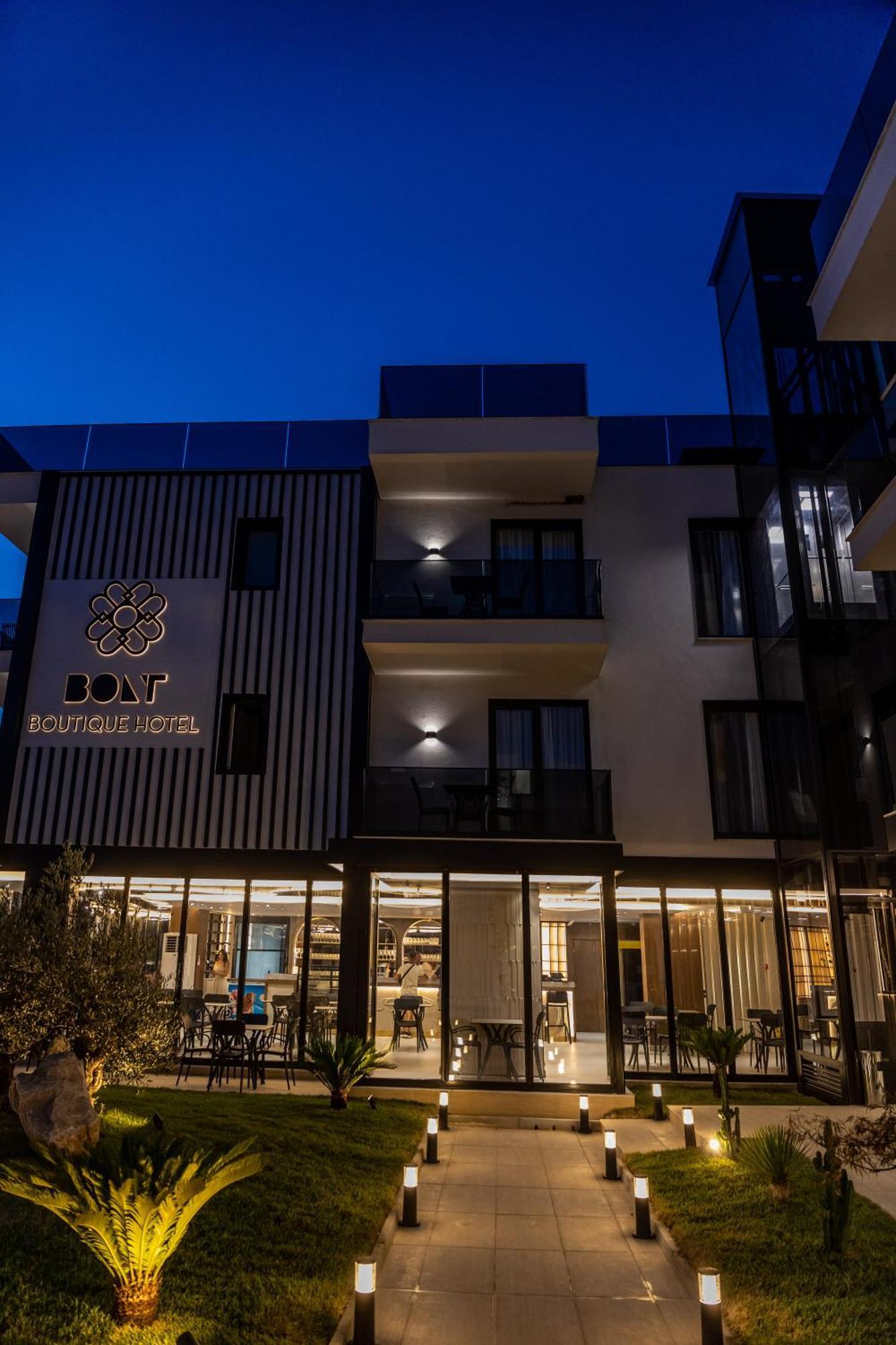 Bolt Boutique Hotel Лежа Экстерьер фото
