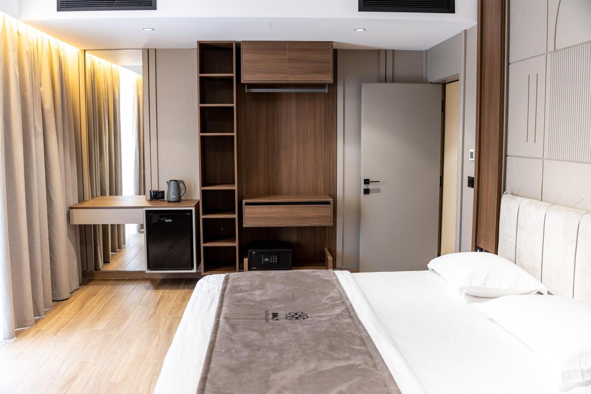 Bolt Boutique Hotel Лежа Экстерьер фото